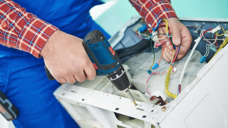 Bakırköy Mitsubishi Mitsubishi çamaşır makinesi kart tamiri – Su almama arızası orijinal parça ile giderildi. - Teknik servis örneği